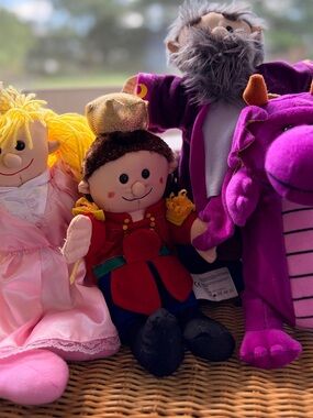 4 Royal Puppets Plush Hand Puppet Story Time Kids Prince Princess Dragon Wizard